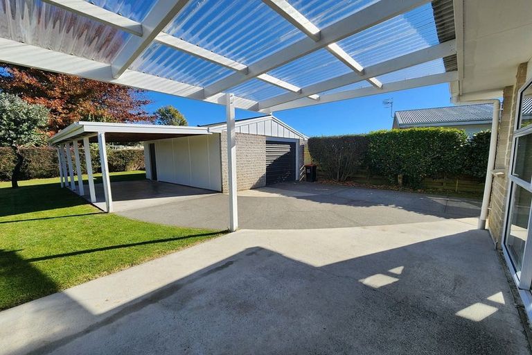Photo of property in 23 Lipscombe Crescent, Havelock North, 4130