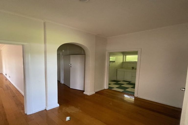 Photo of property in 23 Peverill Crescent, Papatoetoe, Auckland, 2025