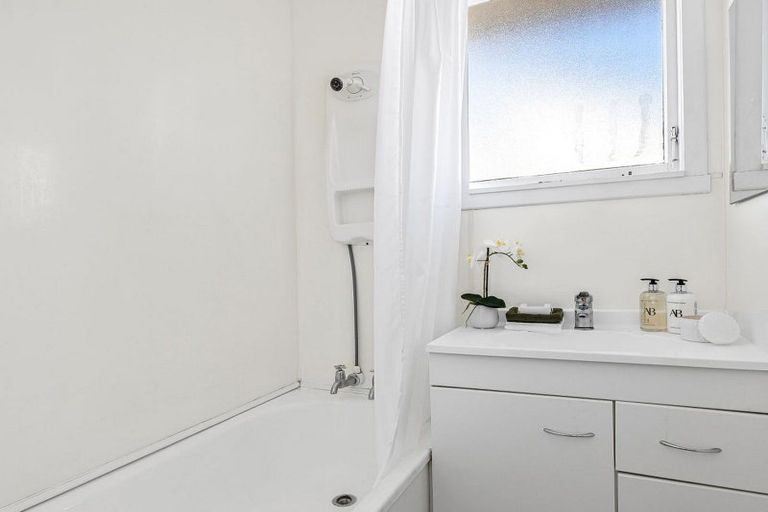Photo of property in 2/180 Lyttelton Street, Spreydon, Christchurch, 8024