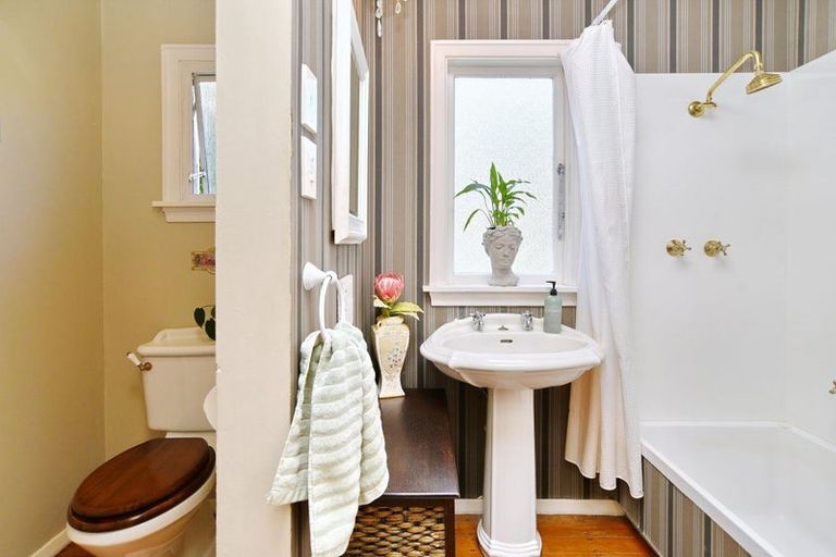 Photo of property in 1/2 Barrington Street, Somerfield, Christchurch, 8024