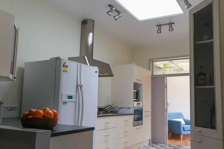 Photo of property in 8 Roseneath Terrace, Roseneath, Wellington, 6011