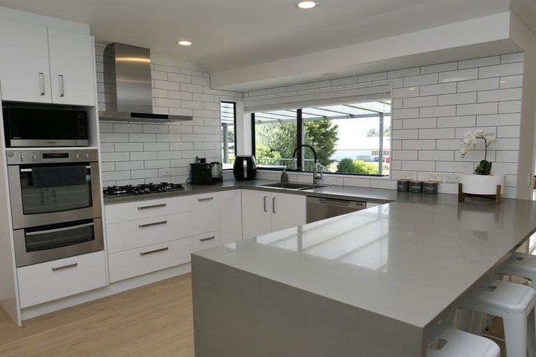 Photo of property in 5 Sovereign Way, Paraparaumu, 5032