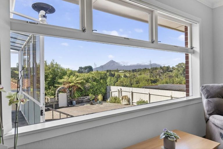 Photo of property in 12 Junction Street, Welbourn, New Plymouth, 4310