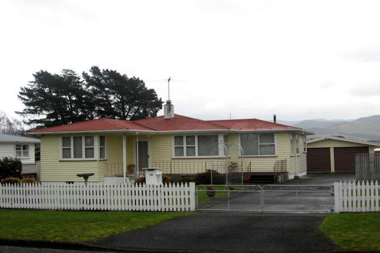 Photo of property in 18 Taverner Street, Carterton, 5713