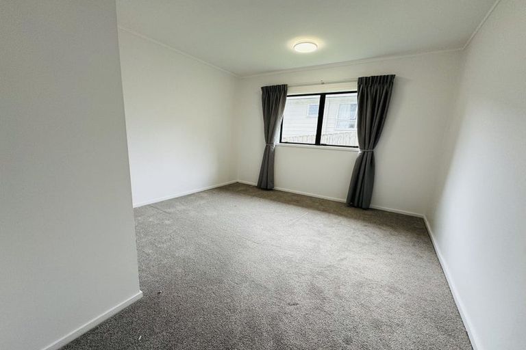 Photo of property in 242a East Coast Road, Forrest Hill, Auckland, 0620