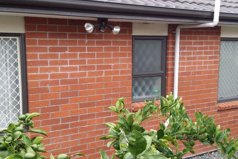 Photo of property in 80 Glenveagh Park Drive, Weymouth, Auckland, 2103