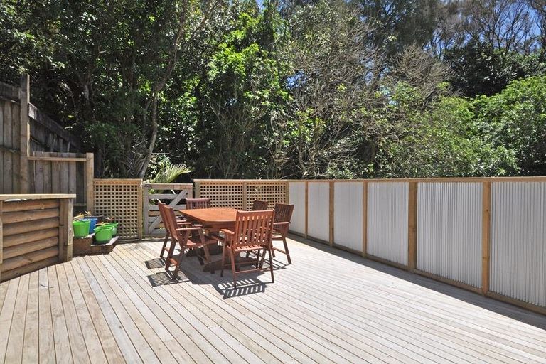 Photo of property in 2/55 Greenvalley Rise, Glenfield, Auckland, 0629