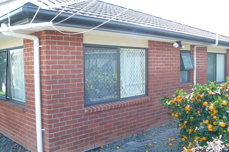 Photo of property in 80 Glenveagh Park Drive, Weymouth, Auckland, 2103