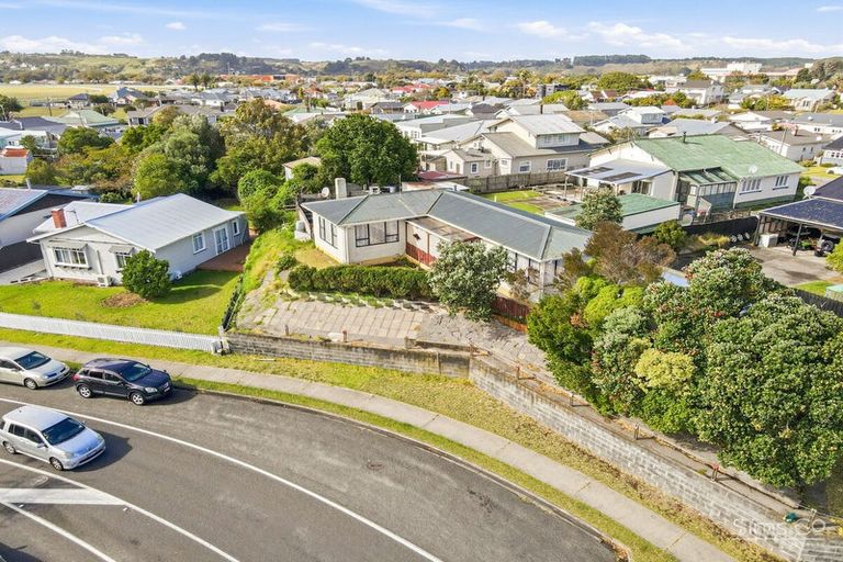Photo of property in 9 Alma Road, Gonville, Whanganui, 4501