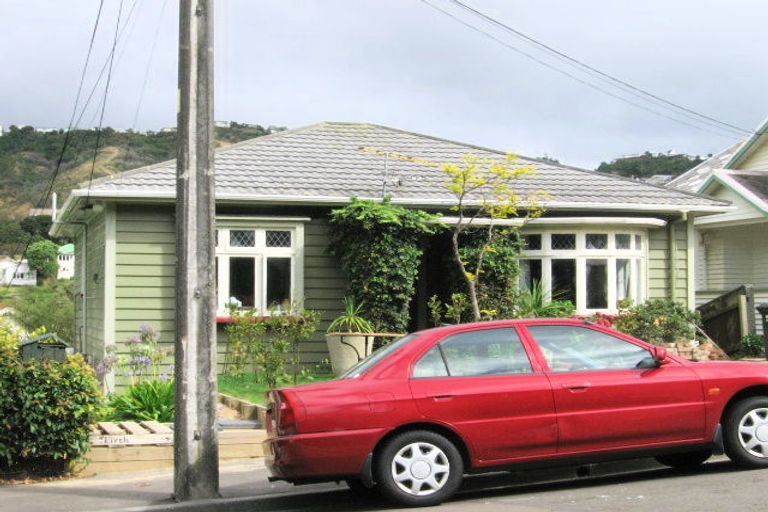Photo of property in 4 Don Street, Island Bay, Wellington, 6023