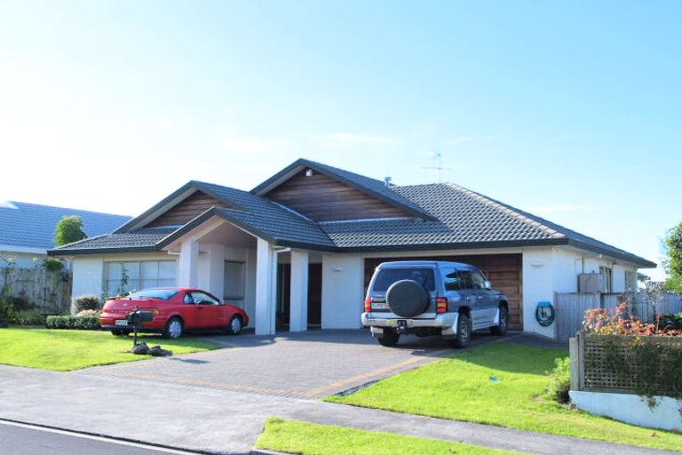 Photo of property in 3 Yarlside Place, Northpark, Auckland, 2013