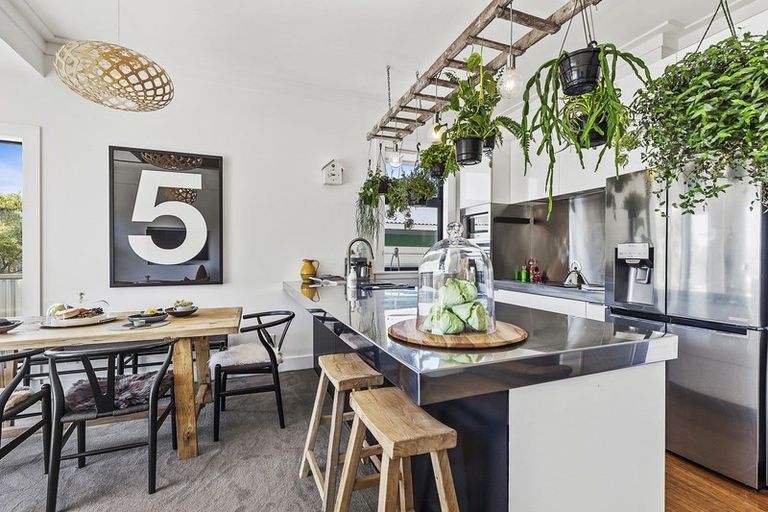 Photo of property in 10 Dorking Road, Brooklyn, Wellington, 6021