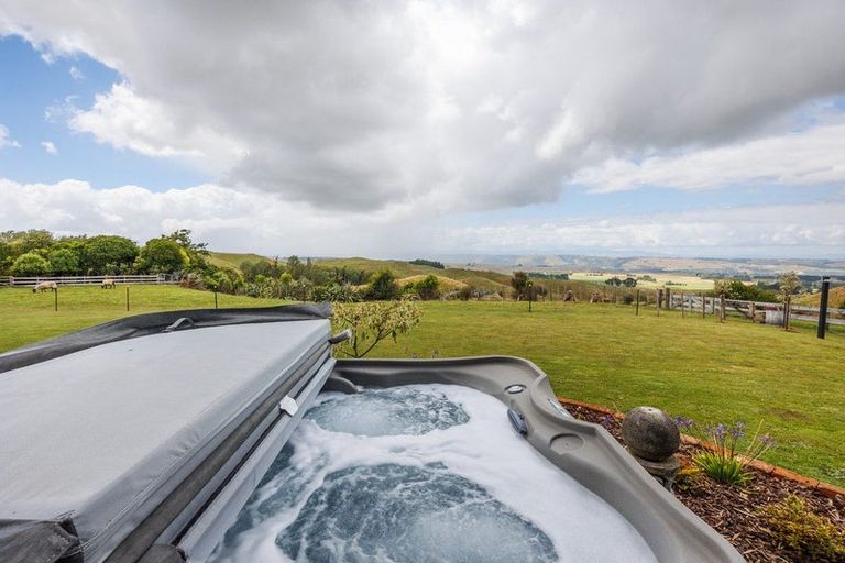 Photo of property in 407 Mount Curl Road, Hunterville, 4784