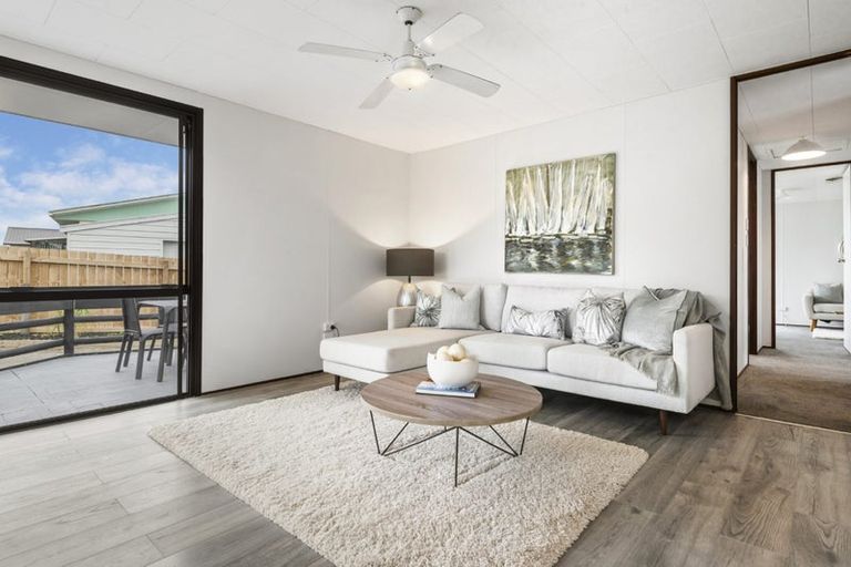 Photo of property in 34a Riserra Drive, Ranui, Auckland, 0612