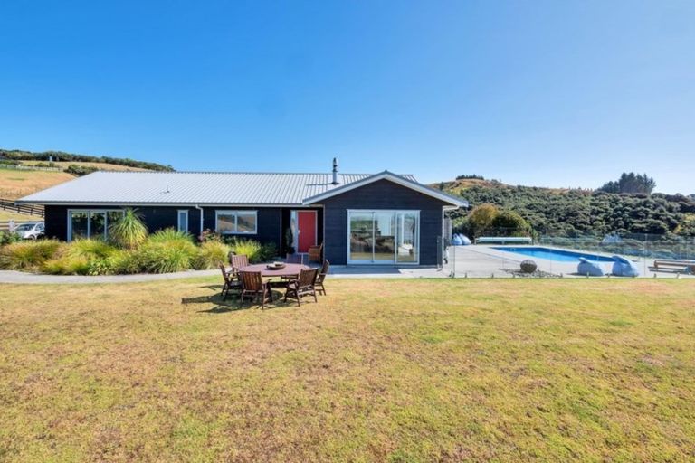 Photo of property in 138a Webber Road, South Head, Helensville, 0874