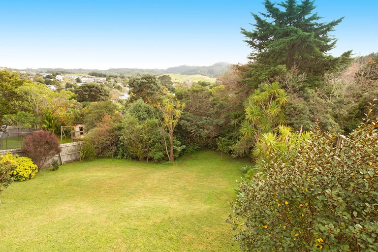 Photo of property in 15 Hillcrest Road, Hatfields Beach, Orewa, 0931