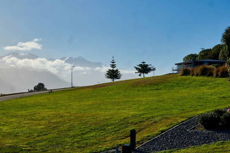 Photo of property in 36 Knowles Crescent, Kaikoura Flat, Kaikoura, 7371