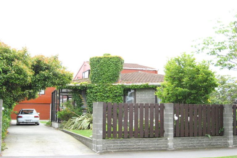 Photo of property in 44 Greendale Avenue, Avonhead, Christchurch, 8042
