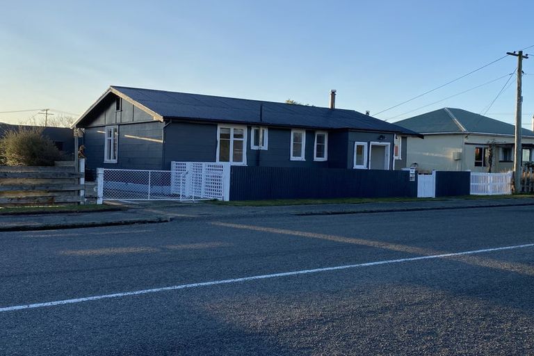Photo of property in 4 Smith Street, Waimate, 7924