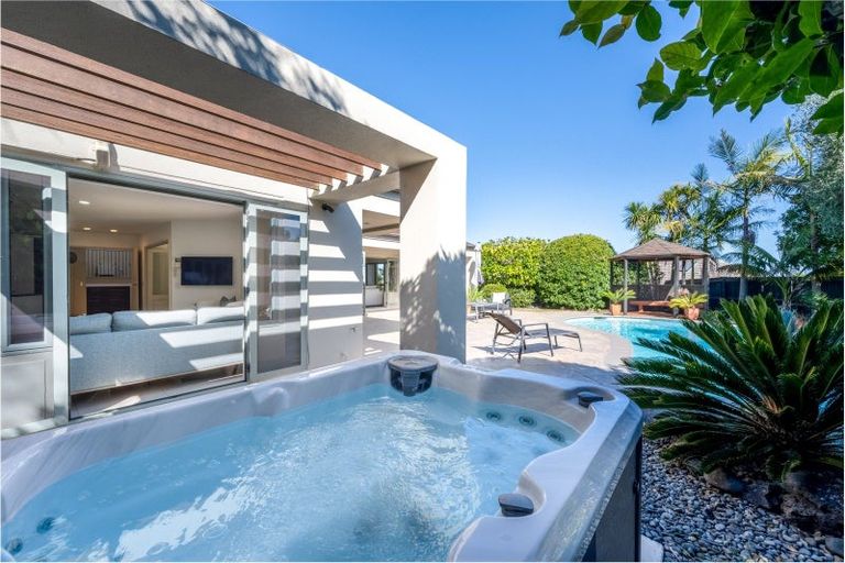 Photo of property in 24 Santa Cruz Drive, Shamrock Park, Auckland, 2016