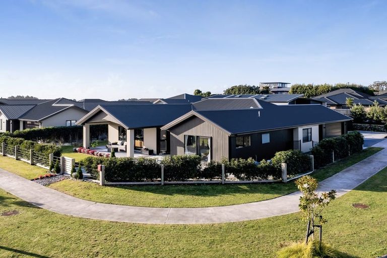 Photo of property in 12 Kotare Drive, Waiwhakaiho, New Plymouth, 4312