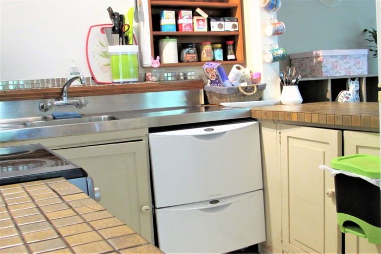 Photo of property in 126 Pinehaven Road, Pinehaven, Upper Hutt, 5019