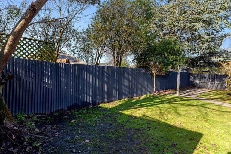 Photo of property in 52a Vivian Street, Burwood, Christchurch, 8083