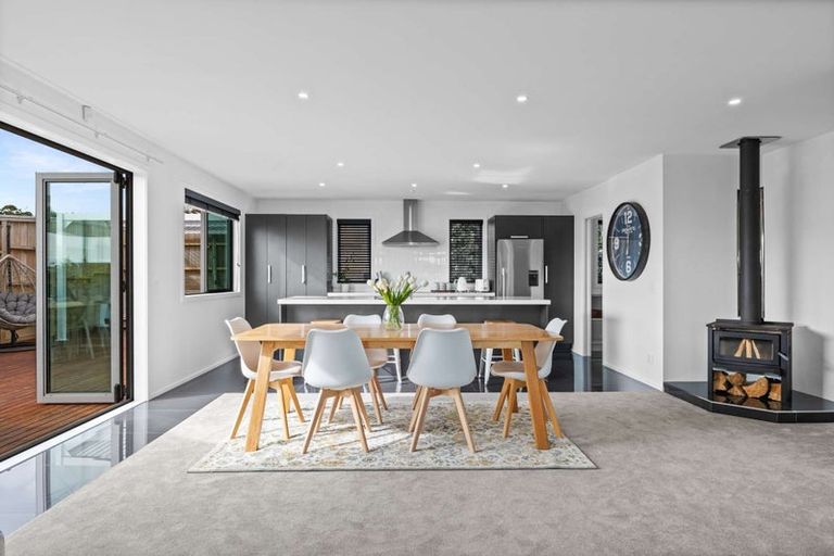 Photo of property in 13a Heta Road, Highlands Park, New Plymouth, 4312