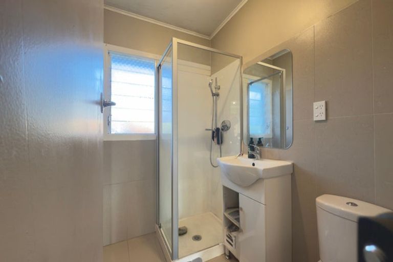 Photo of property in 2/19 Motatau Road, Papatoetoe, Auckland, 2025