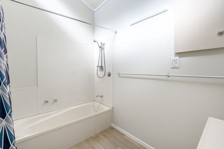 Photo of property in 17a Seaview Road, Otumoetai, Tauranga, 3110