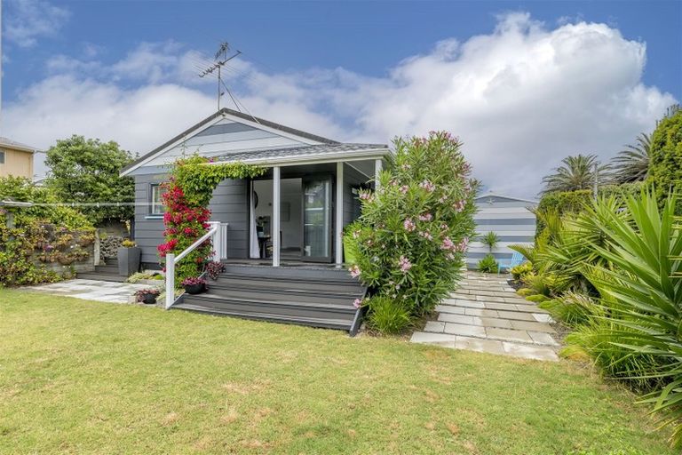 Photo of property in 7 William Street, Waikanae Beach, Waikanae, 5036