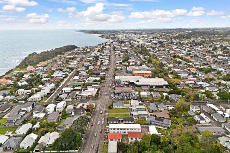 Photo of property in 355 Saint Aubyn Street, Moturoa, New Plymouth, 4310