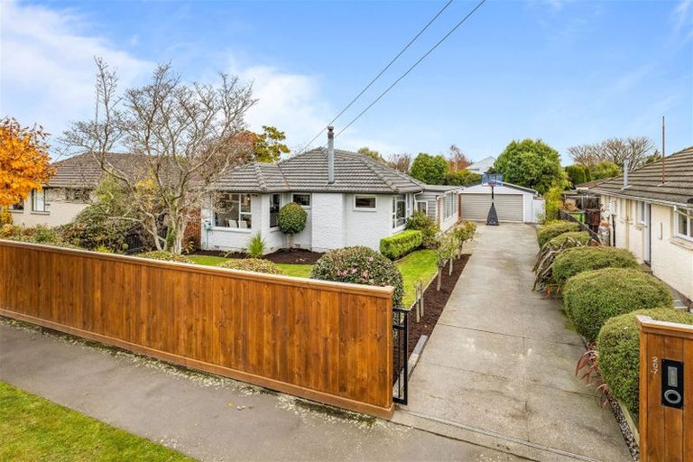 Photo of property in 207 Grimseys Road, Redwood, Christchurch, 8051