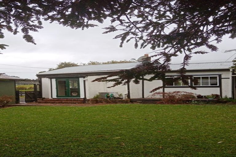 Photo of property in 47 Anzac Road, Waitakere, Auckland, 0816