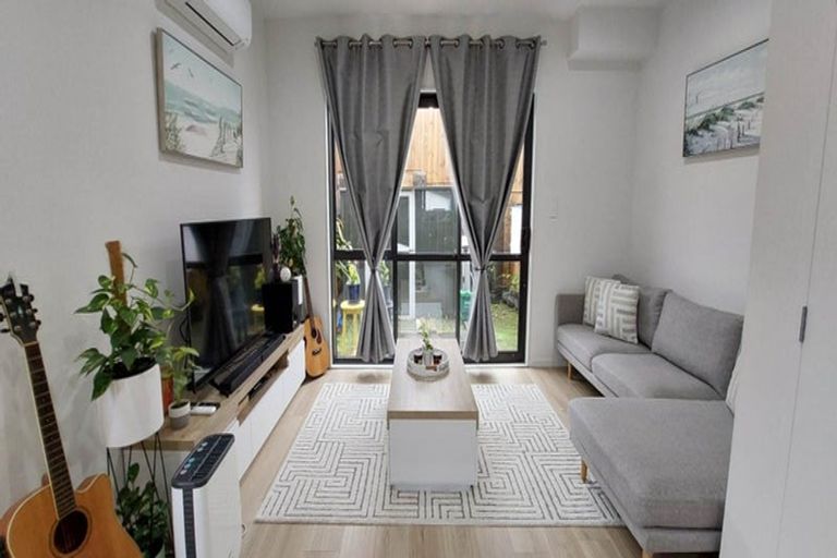 Photo of property in 19b Poruru Close, Papakura, 2110