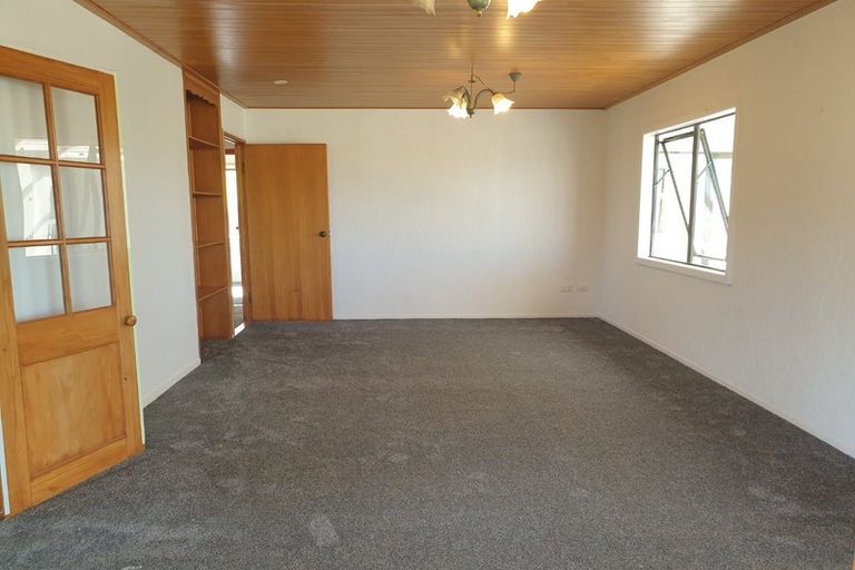 Photo of property in 2045 East Coast Road, Stillwater, Silverdale, 0993