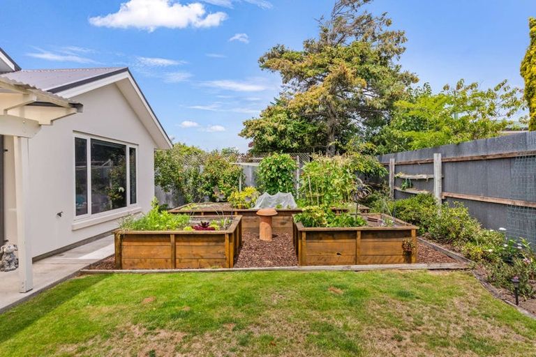 Photo of property in 32 Sylvia Street, Parklands, Christchurch, 8083