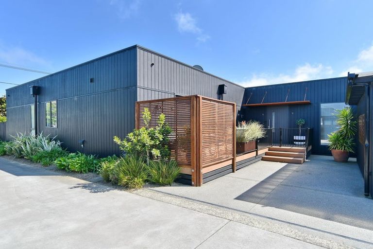Photo of property in 102 Hills Road, Edgeware, Christchurch, 8013