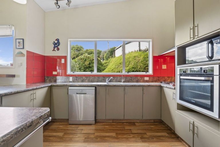 Photo of property in 245 Frankley Road, Frankleigh Park, New Plymouth, 4310