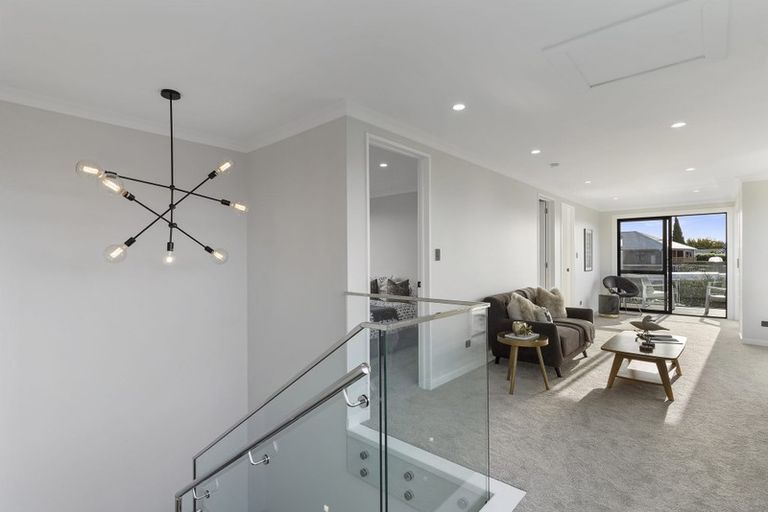 Photo of property in 14 Mutetai Road, Clarks Beach, 2122