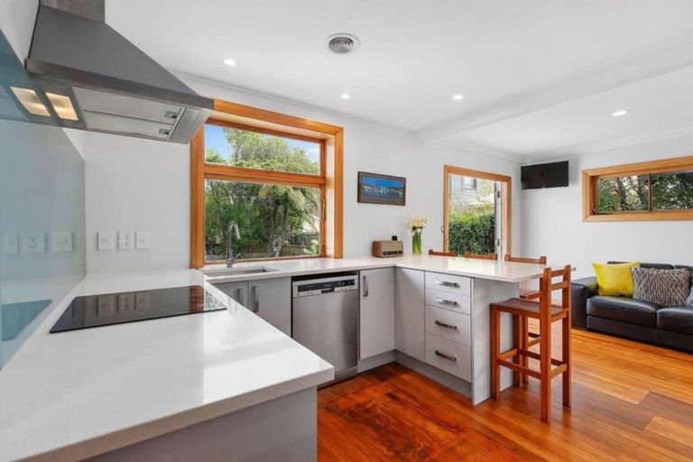 Photo of property in 32 Cooper Street, Karori, Wellington, 6012