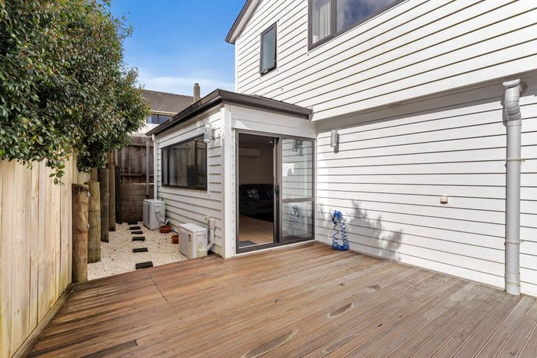 Photo of property in 86a Kelman Road, Kelston, Auckland, 0602