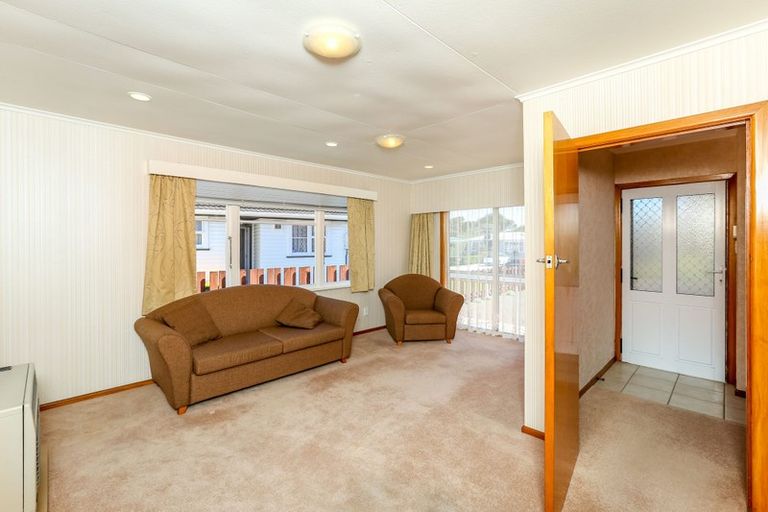 Photo of property in 12 Trafalgar Street, Westown, New Plymouth, 4310