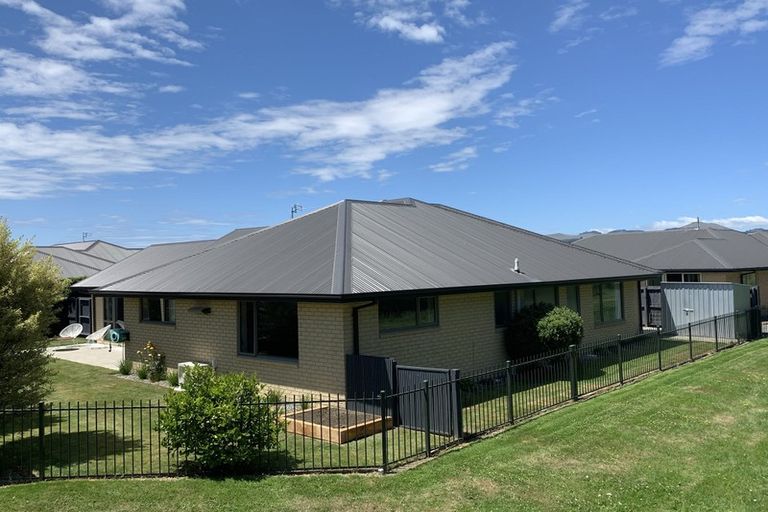 Photo of property in 51 Somerville Crescent, Aidanfield, Christchurch, 8025