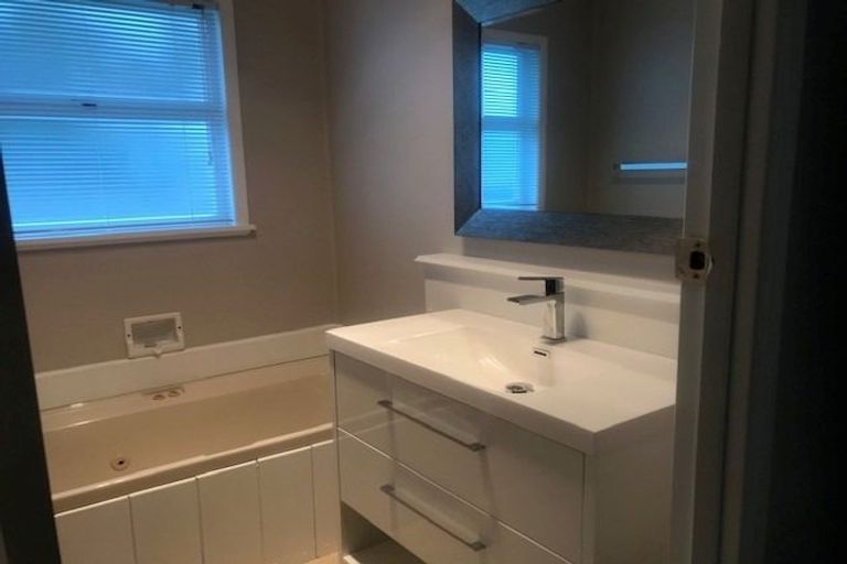 Photo of property in 93 Marne Road, Papakura, 2110