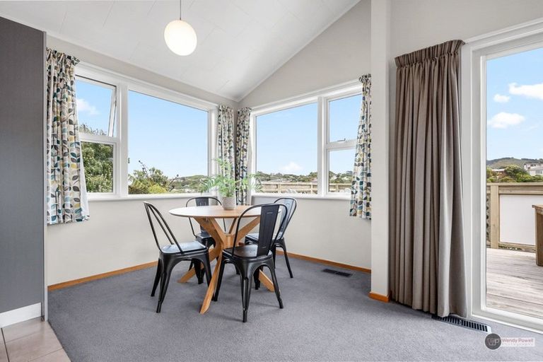 Photo of property in 8 Peach Tree Grove, Maungaraki, Lower Hutt, 5010