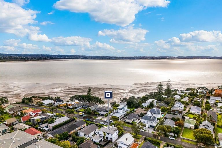 Photo of property in 46 St Michaels Avenue, Point Chevalier, Auckland, 1022