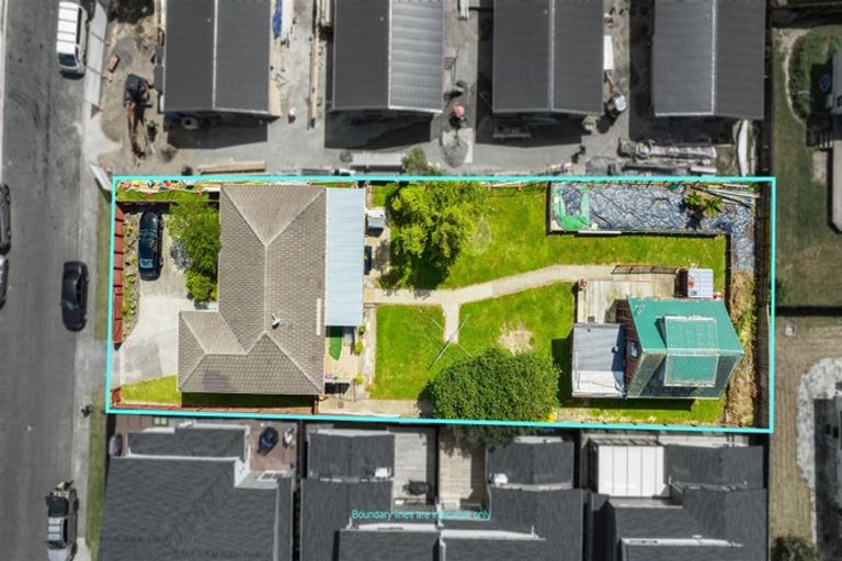 Photo of property in 39 Kingdale Road, Henderson, Auckland, 0610