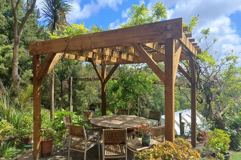 Photo of property in 1194 Scenic Drive North, Swanson, Auckland, 0816