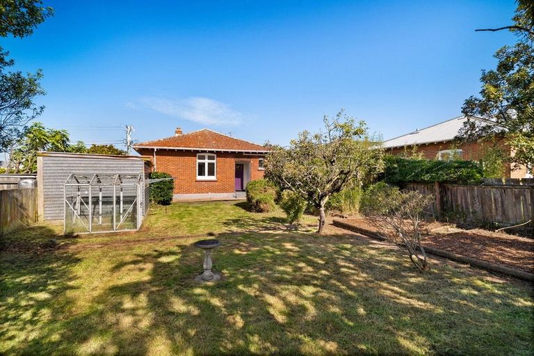 Photo of property in 268 Macandrew Road, Forbury, Dunedin, 9012